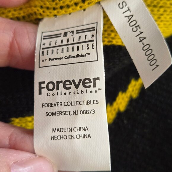 Forever Collectibles Knit Pittsburgh Pirates Scarf Black Gold Fringed Ends NWT - Picture 8 of 10